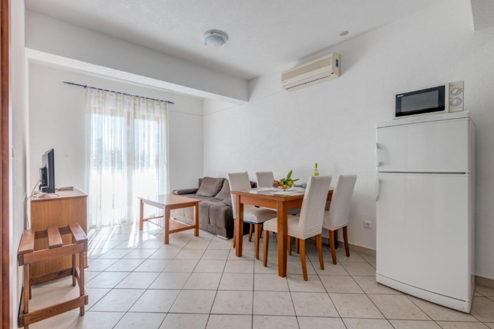 apartmani RUŽA&NIKOLINA*** Baska Voda Bagian luar foto