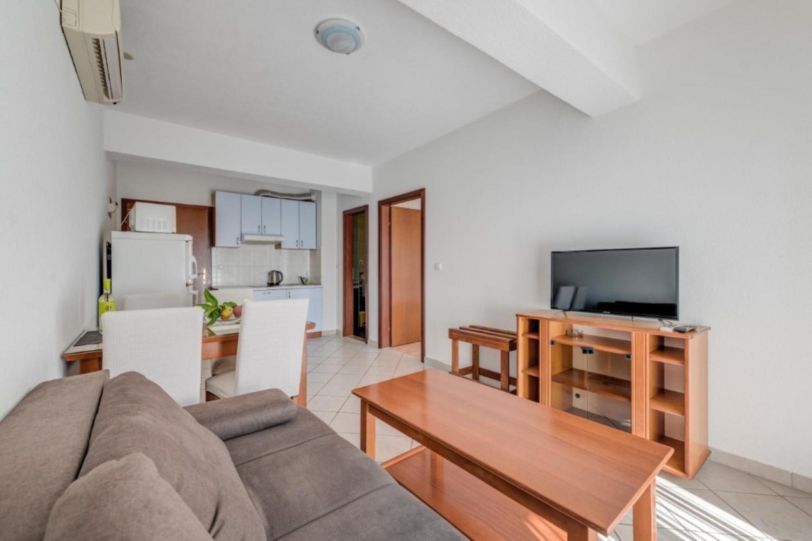 apartmani RUŽA&NIKOLINA*** Baska Voda Bagian luar foto