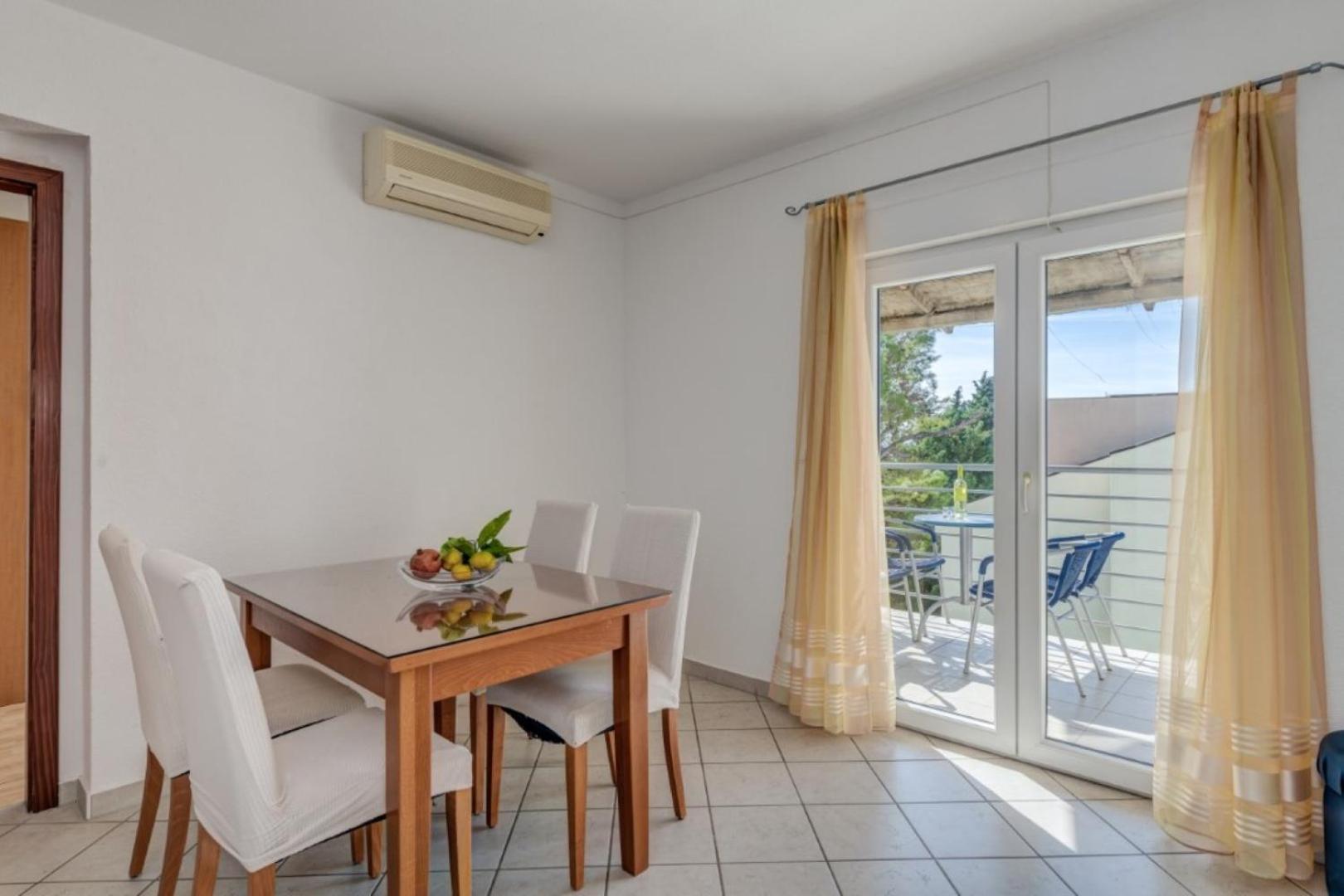 apartmani RUŽA&NIKOLINA*** Baska Voda Bagian luar foto