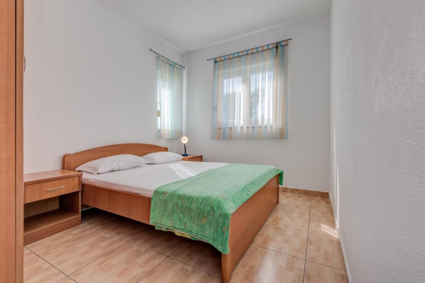 apartmani RUŽA&NIKOLINA*** Baska Voda Bagian luar foto
