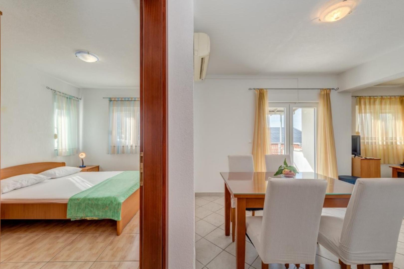 apartmani RUŽA&NIKOLINA*** Baska Voda Bagian luar foto